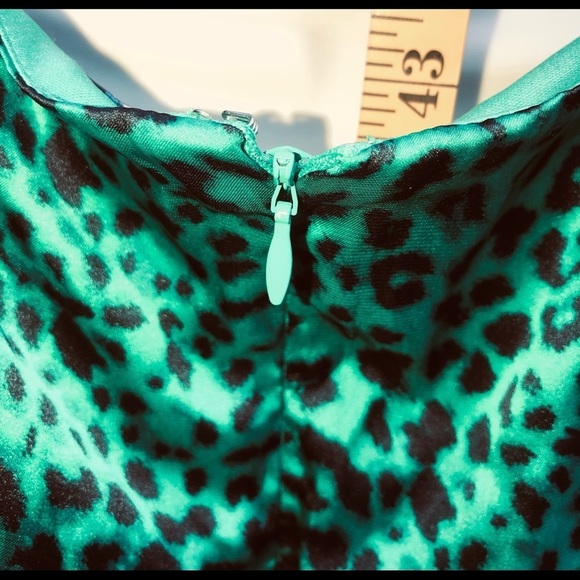 Dana Buchman size XL green & black leopard print lined silky dress - Picture 5 of 7